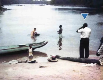 Attending a baptism in the Tapanahoni River near Godo Holo in Eastern Suriname​—1983
