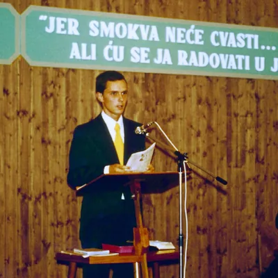 Heinz conducting the Watchtower Study in a small Yugoslavian-speaking congregation in Salzburg, Austria, 1974