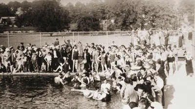 Many with the earthly hope get baptized at the 1935 convention