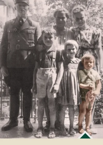 Erika Nöhrer Bright with her family