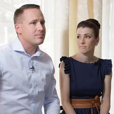 A scene from the video “Lessons From The Watchtower​—Safeguard Your Heart.” Brent and Lauren relate their experience.