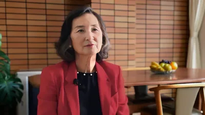 A scene from the video “Successful Fighters for the Faith​—Those With Unbelieving Mates.” Sister Hideko Sasaki.