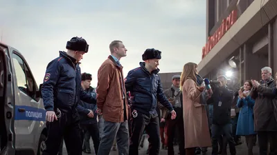 “Happy are those who have been persecuted for righteousness’ sake.”​— Matt. 5:10 (See paragraphs 2-3) d