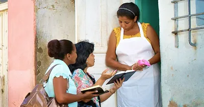 A sister works with a new publisher in the ministry